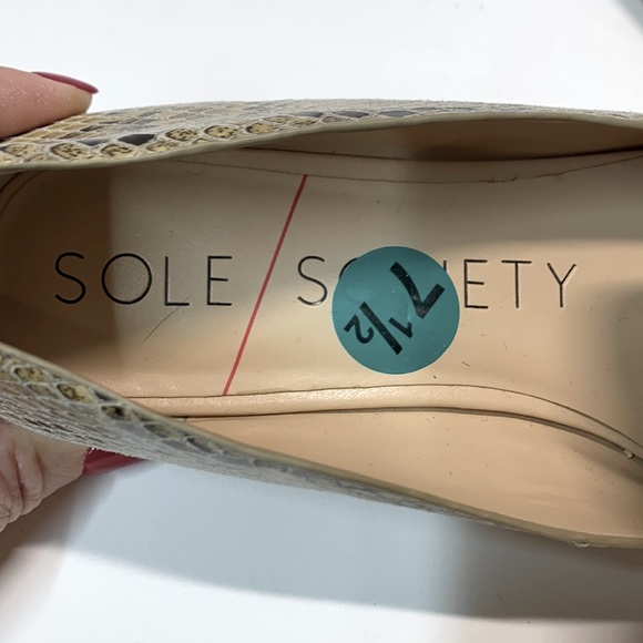 Sole Society Tan Loafers - Picture 4 of 10